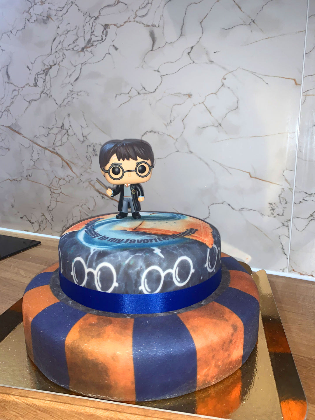 Harry Potter® auf 2-stöckiger Raben-Torte