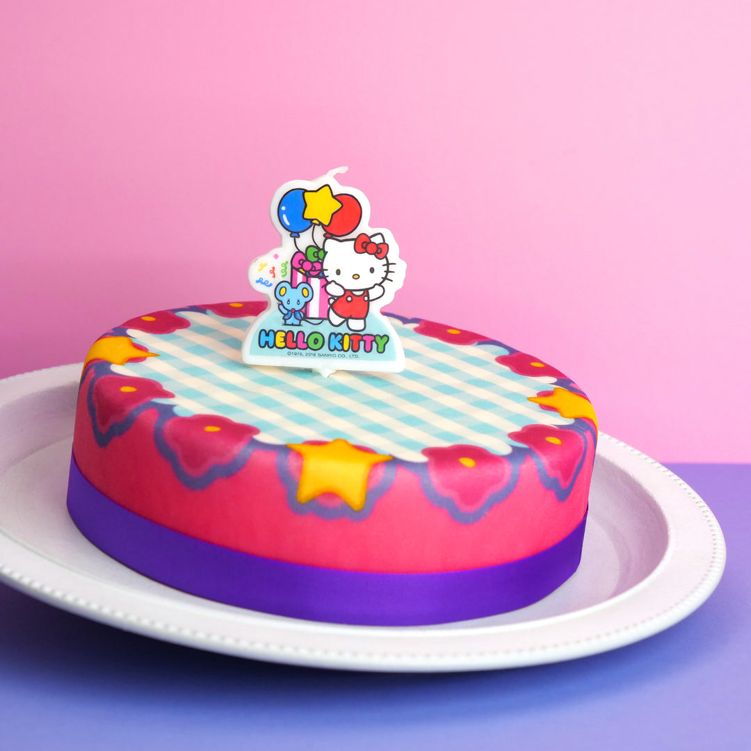 Hello Kitty® auf Picknick-Torte