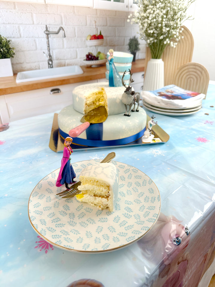 Die Eiskönigin® Elsa, Schwester Anna &amp; Olaf Figuren auf 2-stöckiger Schneeflocken-Torte