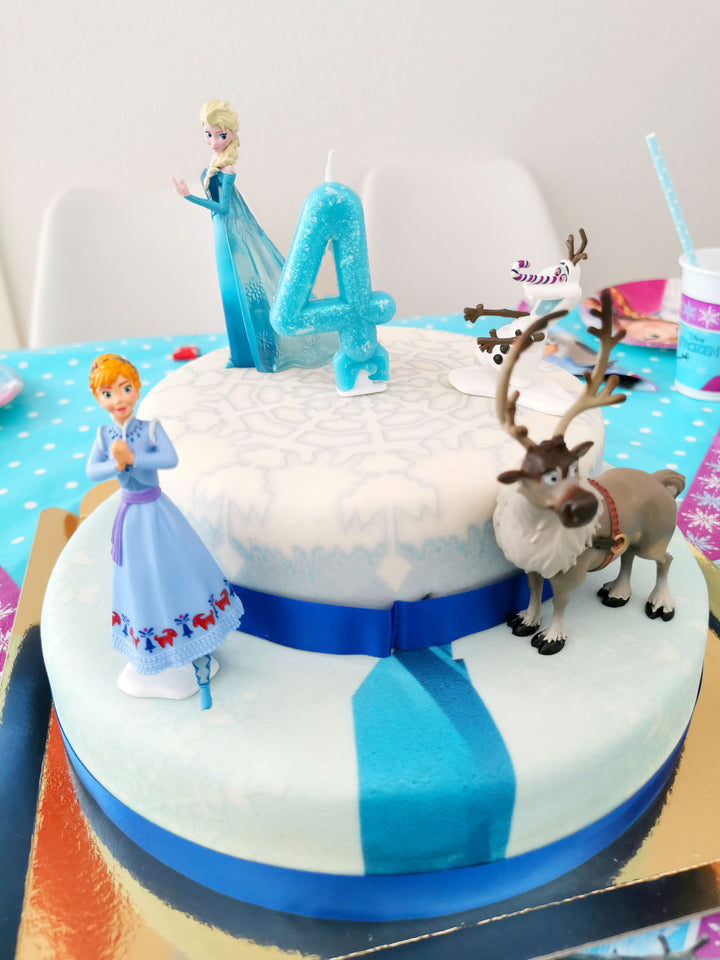 Die Eiskönigin® Elsa, Schwester Anna &amp; Olaf Figuren auf 2-stöckiger Schneeflocken-Torte